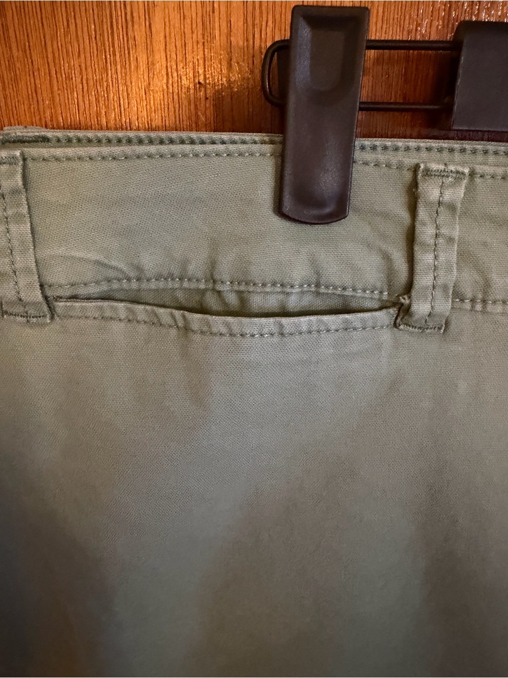 Casual Olive Wide Leg Capri - Picture 2 of 6